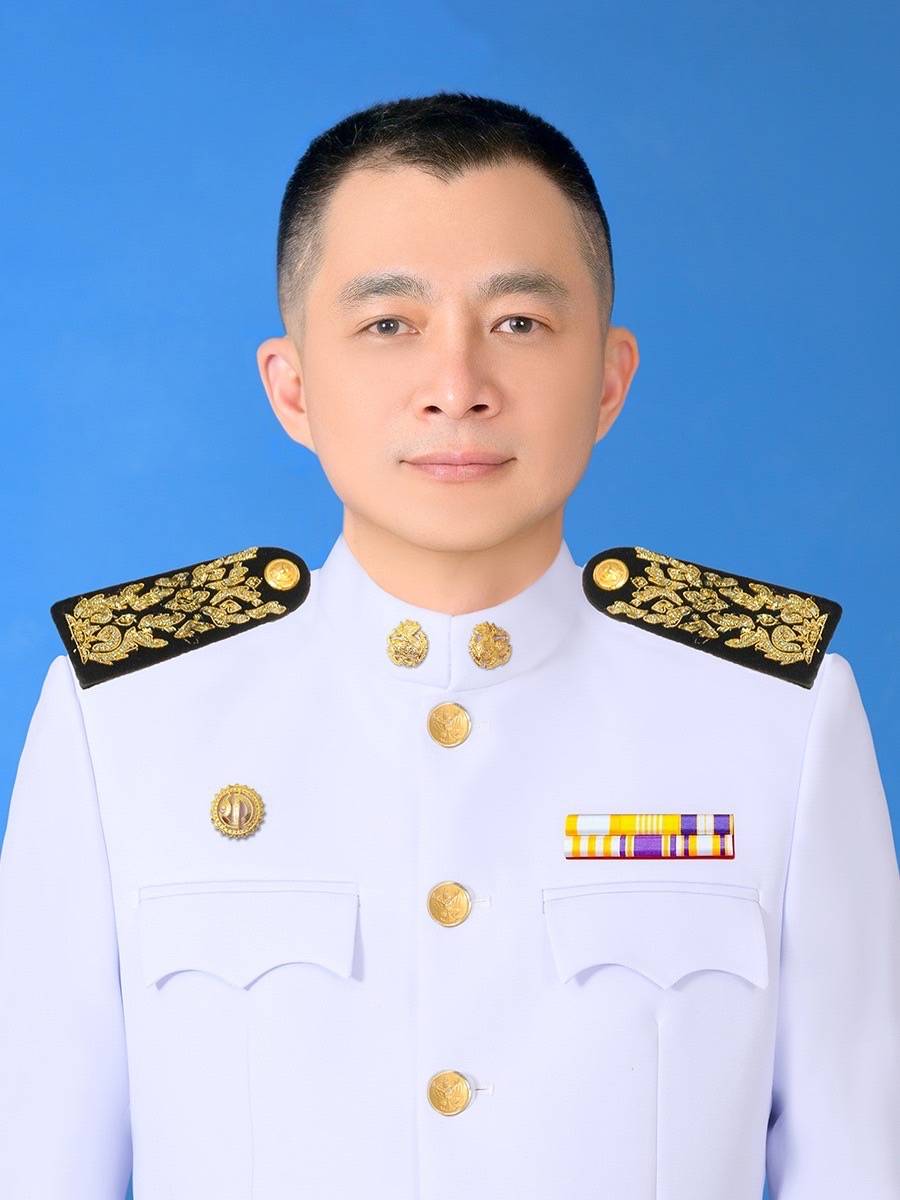 นายเอนก บุญสัมพันธ์กิจ